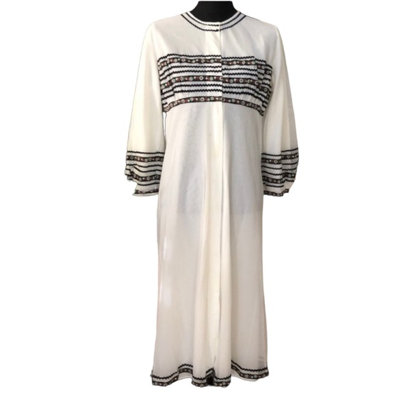 Vintage Other - VINTAGE SNAP BUTTON NIGHTGOWN BISHOP SLEEVES WHITE SIZE SMALL TO MEDIUM